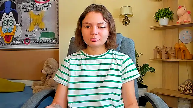 Snapshot of Stella-Maers chatting on 11/15/25, 08:11 Stella-Maers online show from 11/15/25, 08:11