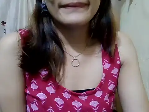 maira 33 online show from 11/12/25, 03:56