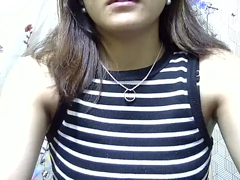 maira 33 online show from 01/15/26, 07:57