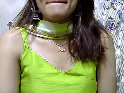 Snapshot of maira_33 chatting on 01/16/26, 09:02 maira 33 online show from 01/16/26, 09:02