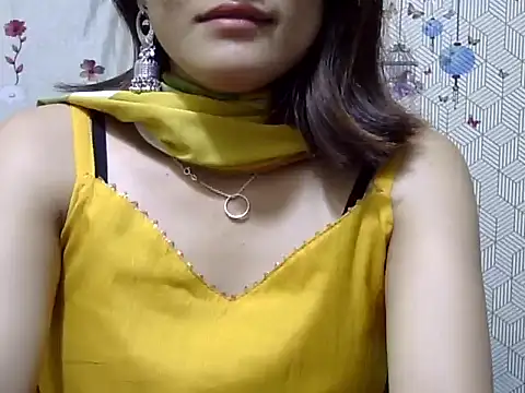 Snapshot of maira_33 chatting on 02/08/26, 08:12 maira 33 online show from 02/08/26, 08:12