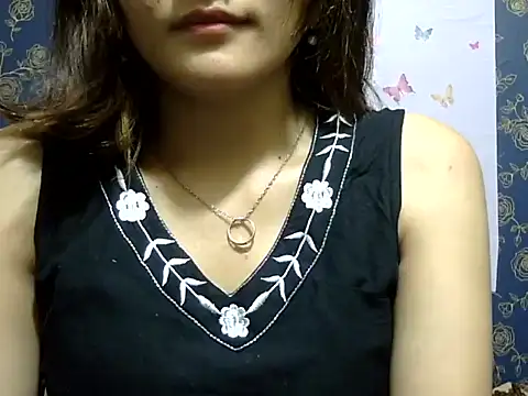 Snapshot of maira_33 chatting on 02/25/26, 01:15 maira 33 online show from 02/25/26, 01:15