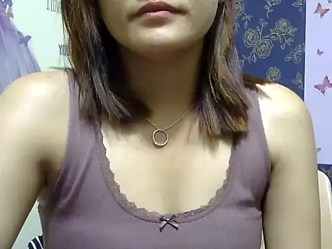 Snapshot of maira_33 chatting on 04/02/26, 01:42 maira 33 online show from 04/02/26, 01:42