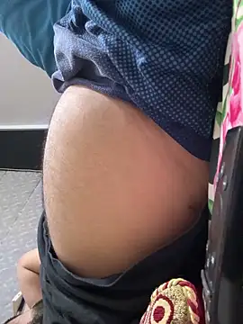 Snapshot of alan0ass chatting on 11/18/25, 01:04 alan0ass online show from 11/18/25, 01:04