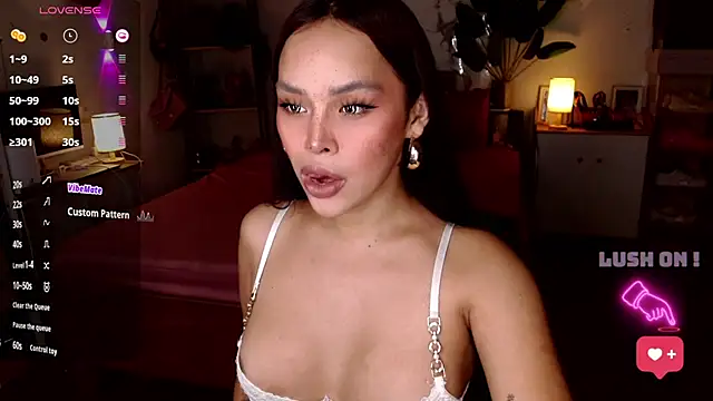 Snapshot of Lolitaloove69 chatting on 02/23/26, 07:44 Lolitaloove69 online show from 02/23/26, 07:44