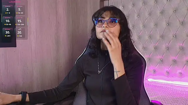 Snapshot of liliclan_ chatting on 11/04/25, 12:59 liliclan online show from 11/04/25, 12:59