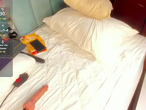 Snapshot of Chaarlotte_09 chatting on 12/16/25, 11:48 Chaarlotte 09 online show from 12/16/25, 11:48