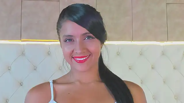 Camiila rosse online show from 11/11/25, 07:36