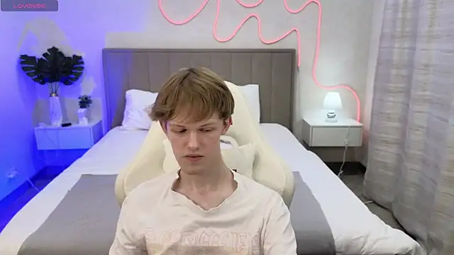 Fakeangel87 online show from 11/02/25, 10:50