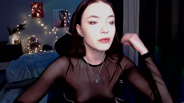 Snapshot of dolll_maiya chatting on 02/08/26, 06:33 dolll maiya online show from 02/08/26, 06:33