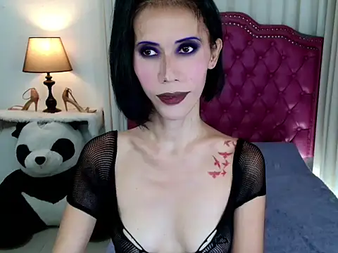 Snapshot of bellaUtops chatting on 11/26/25, 12:28 bellaUtops online show from 11/26/25, 12:28