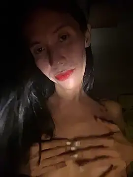 Snapshot of bellaUtops chatting on 03/15/26, 03:01 bellaUtops online show from 03/15/26, 03:01