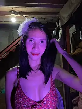 Snapshot of bellaUtops chatting on 03/19/26, 08:24 bellaUtops online show from 03/19/26, 08:24