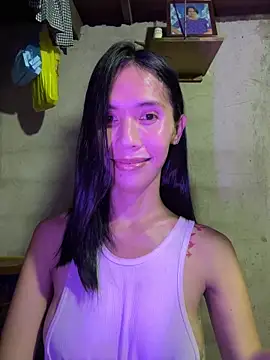 Snapshot of bellaUtops chatting on 04/01/26, 01:41 bellaUtops online show from 04/01/26, 01:41