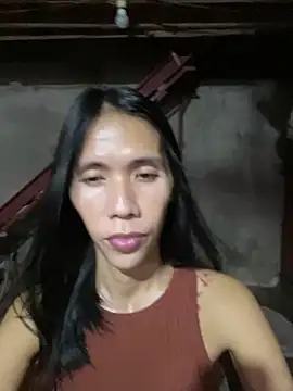 Snapshot of bellaUtops chatting on 04/18/26, 02:32 bellaUtops online show from 04/18/26, 02:32