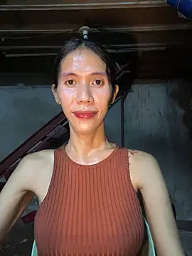 Snapshot of bellaUtops chatting on 04/18/26, 07:58 bellaUtops online show from 04/18/26, 07:58