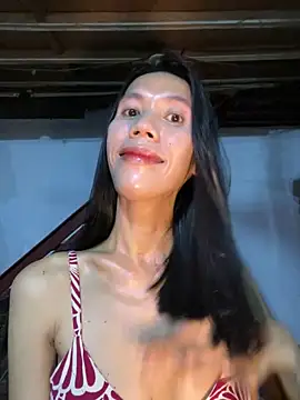 Snapshot of bellaUtops chatting on 05/19/26, 05:30 bellaUtops online show from 05/19/26, 05:30