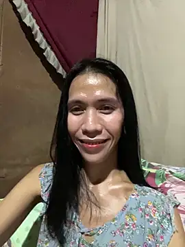 Snapshot of bellaUtops chatting on 05/25/26, 10:43 bellaUtops online show from 05/25/26, 10:43