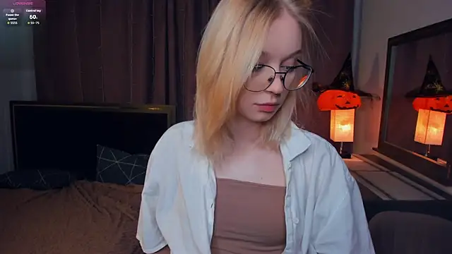 ShanelTunon online show from 10/31/25, 07:59