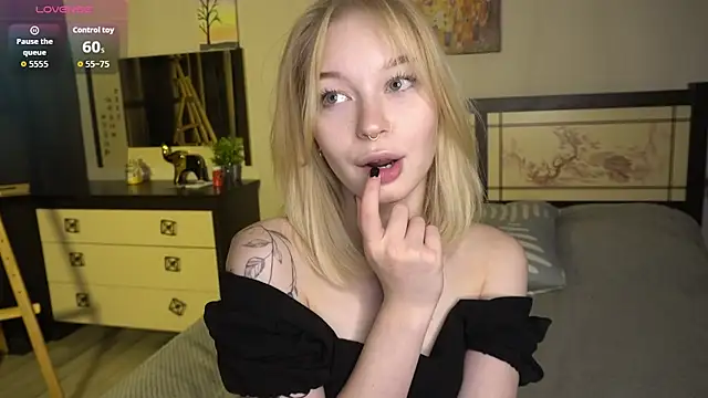 ShanelTunon online show from 11/09/25, 07:23