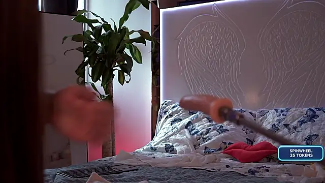 emily montoya1 online show from 02/03/26, 09:42