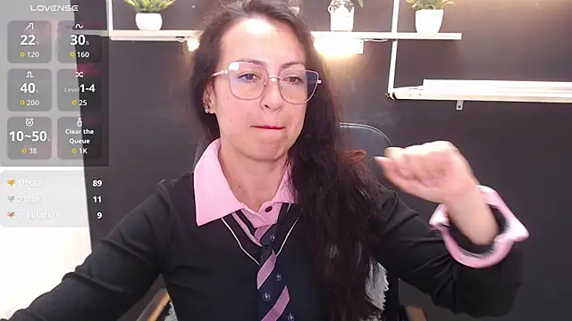 Lauryn Jones online show from 04/16/26, 09:39