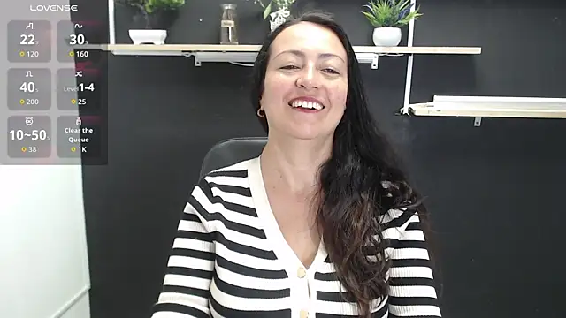 Snapshot of Lauryn_Jones chatting on 05/12/26, 05:21 Lauryn Jones online show from 05/12/26, 05:21