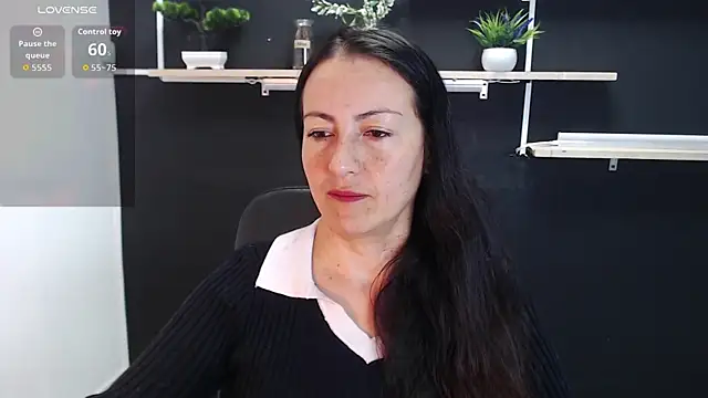 Snapshot of Lauryn_Jones chatting on 05/14/26, 05:31 Lauryn Jones online show from 05/14/26, 05:31