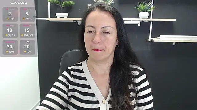 Snapshot of Lauryn_Jones chatting on 06/11/26, 06:39 Lauryn Jones online show from 06/11/26, 06:39
