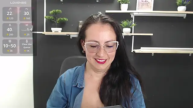 Snapshot of Lauryn_Jones chatting on 06/23/26, 07:23 Lauryn Jones online show from 06/23/26, 07:23