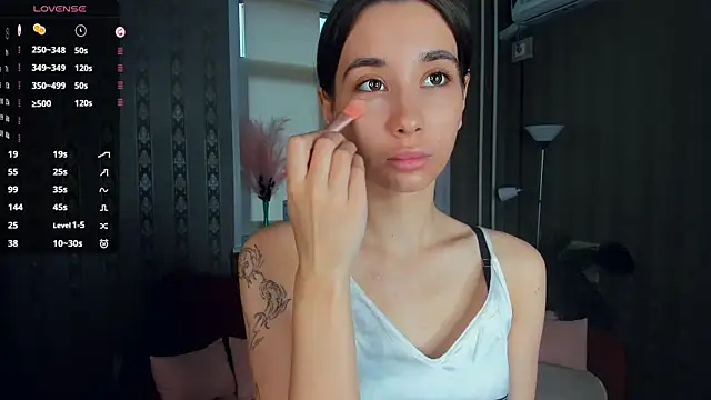 JacalynSchreiber online show from 12/20/25, 12:01