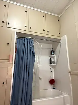 Snapshot of tgetnasty chatting on 11/17/25, 05:41 tgetnasty online show from 11/17/25, 05:41