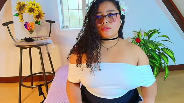 Snapshot of alanaa_gomezz chatting on 07/13/26, 06:33 alanaa gomezz online show from 07/13/26, 06:33