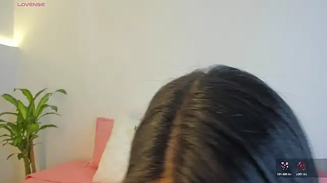 Snapshot of _Hanna_Williams_ chatting on 12/04/25, 08:50 Hanna Williams online show from 12/04/25, 08:50