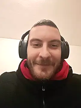 Snapshot of Zoomorris chatting on 12/02/25, 12:54 Zoomorris online show from 12/02/25, 12:54