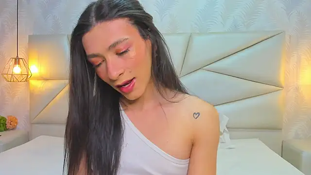 Snapshot of laurettedela_rouse chatting on 11/04/25, 11:09 laurettedela rouse online show from 11/04/25, 11:09