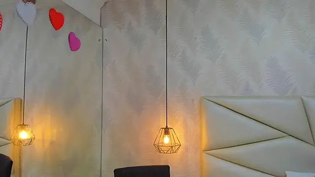 Snapshot of laurettedela_rouse chatting on 11/06/25, 11:11 laurettedela rouse online show from 11/06/25, 11:11