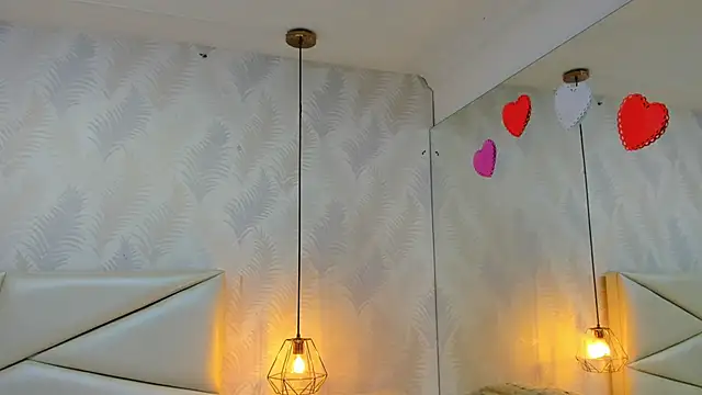 Snapshot of laurettedela_rouse chatting on 11/15/25, 10:56 laurettedela rouse online show from 11/15/25, 10:56