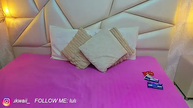 Snapshot of laurettedela_rouse chatting on 11/24/25, 11:43 laurettedela rouse online show from 11/24/25, 11:43