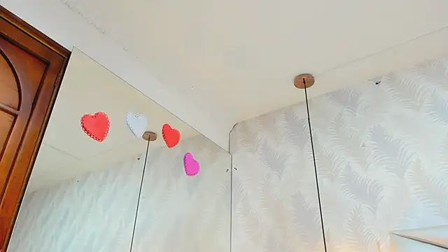 Snapshot of laurettedela_rouse chatting on 11/27/25, 10:28 laurettedela rouse online show from 11/27/25, 10:28