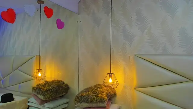 Snapshot of laurettedela_rouse chatting on 11/29/25, 11:35 laurettedela rouse online show from 11/29/25, 11:35