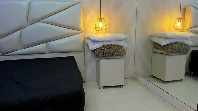 Snapshot of laurettedela_rouse chatting on 12/16/25, 11:26 laurettedela rouse online show from 12/16/25, 11:26