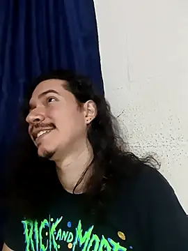 Snapshot of OnixAgata0 chatting on 11/30/25, 02:15 OnixAgata0 online show from 11/30/25, 02:15