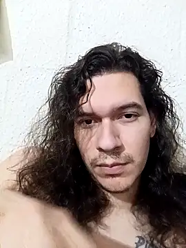 Snapshot of OnixAgata0 chatting on 01/18/26, 03:32 OnixAgata0 online show from 01/18/26, 03:32