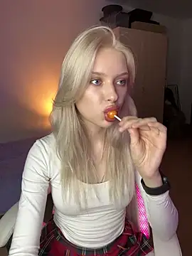  ScarlettSky  online show from 11/01/25, 08:55