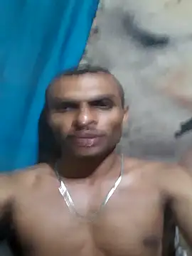 Snapshot of m-a-g-n-a-t-a chatting on 05/19/26, 07:04 m-a-g-n-a-t-a online show from 05/19/26, 07:04