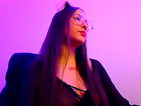 Snapshot of HanaLush27 chatting on 11/06/25, 12:44 HanaLush27 online show from 11/06/25, 12:44