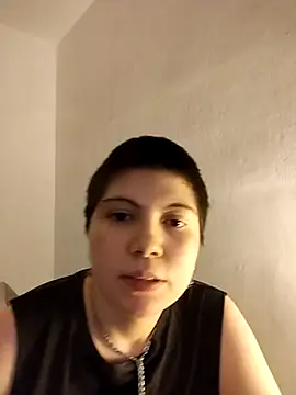 Snapshot of mollypop_ chatting on 11/05/25, 10:32 mollypop online show from 11/05/25, 10:32