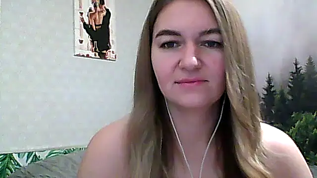 Snapshot of CandyOLimeX chatting on 12/03/25, 10:08 CandyOLimeX online show from 12/03/25, 10:08