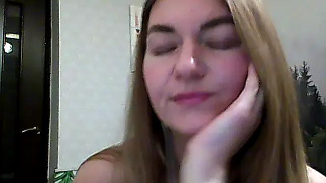 Snapshot of CandyOLimeX chatting on 12/14/25, 10:47 CandyOLimeX online show from 12/14/25, 10:47